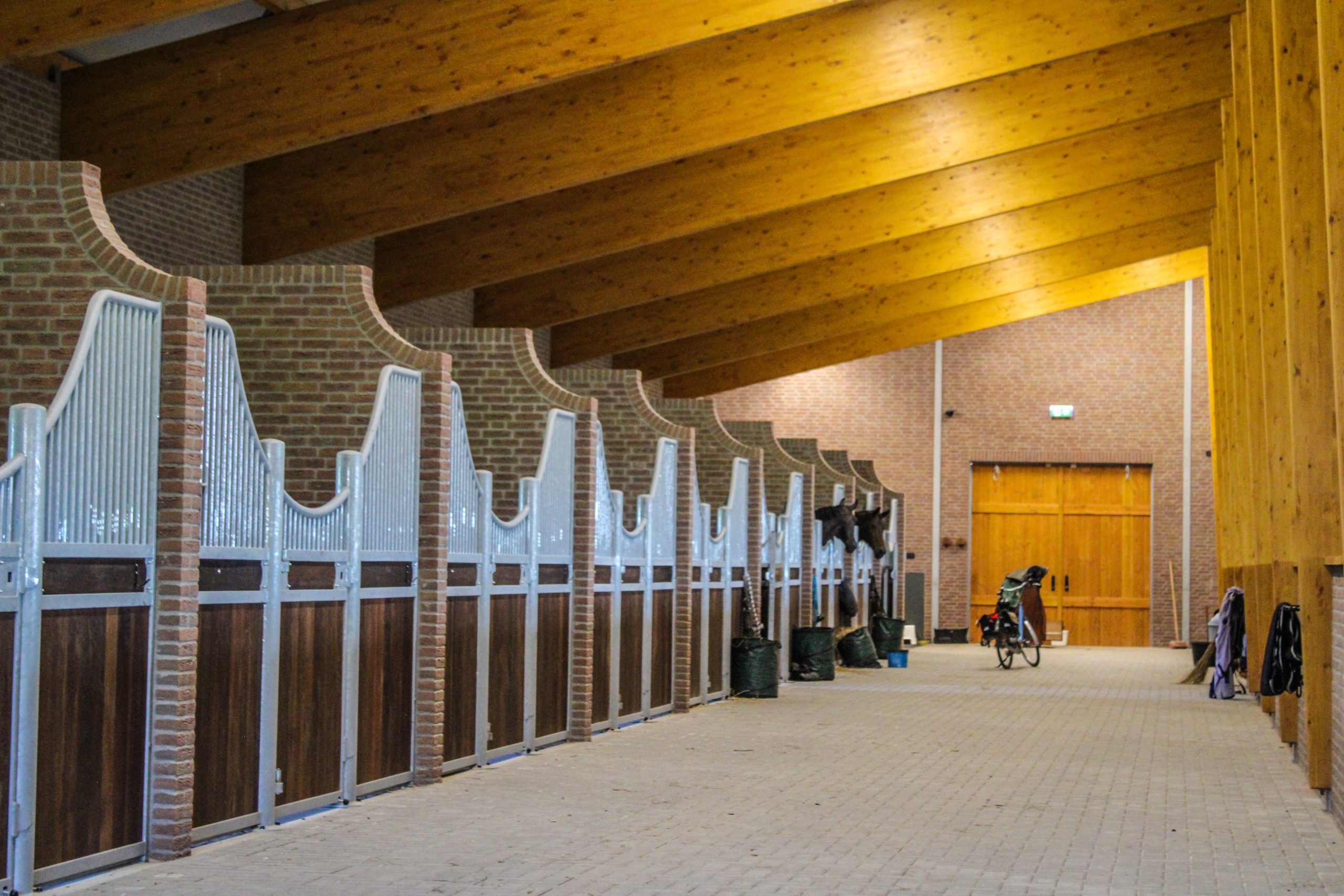 BAS Bouwmaterialen -manege.3